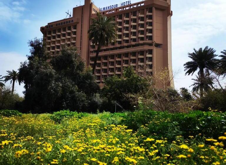 هتل Almansour