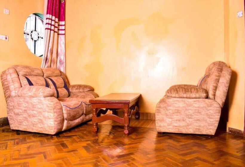 هتل Consular Resort Meru