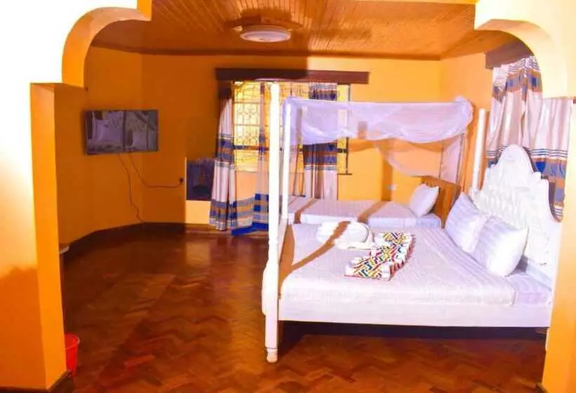 هتل Consular Resort Meru