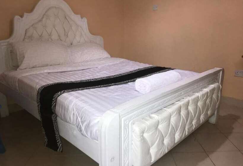 هتل Consular Resort Meru