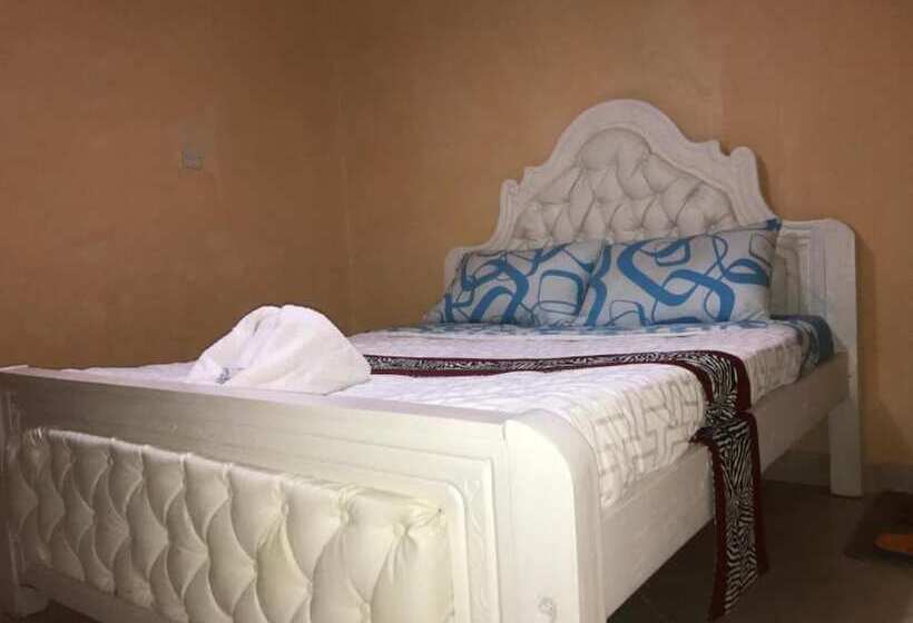 هتل Consular Resort Meru