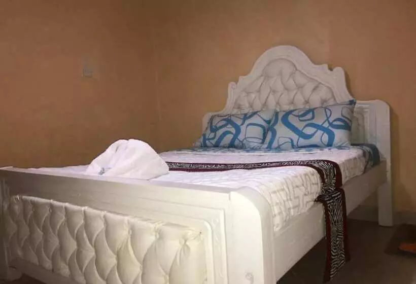 هتل Consular Resort Meru