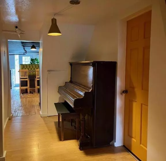 Hotelli Jaune Hôtel Boutique