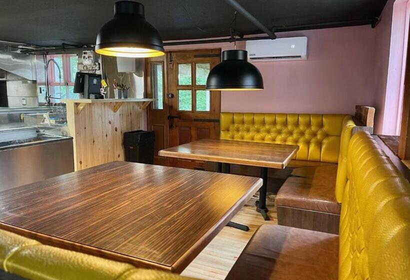 فندق Jaune Hôtel Boutique