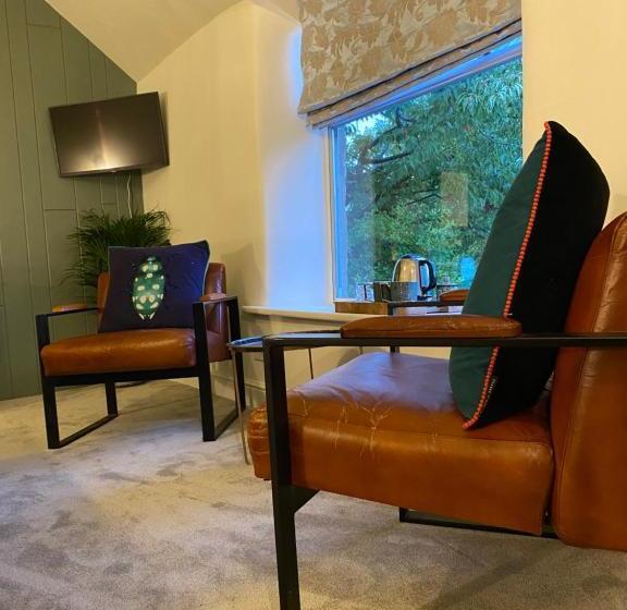 פנסיון Halford House   Adults Only