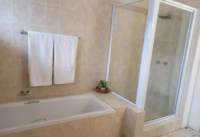 Majatalo Nonisands Guesthouse