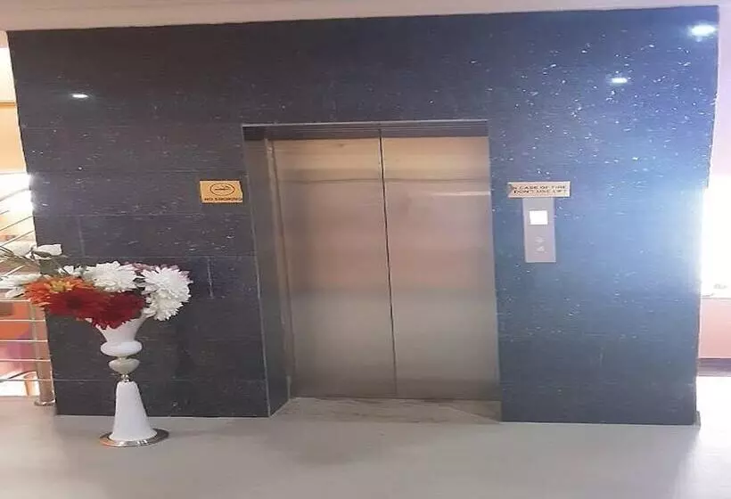 Royal City Dubai Hotel & Suites