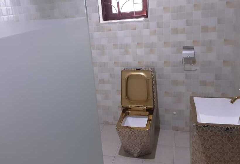 Royal City Dubai Hotel & Suites