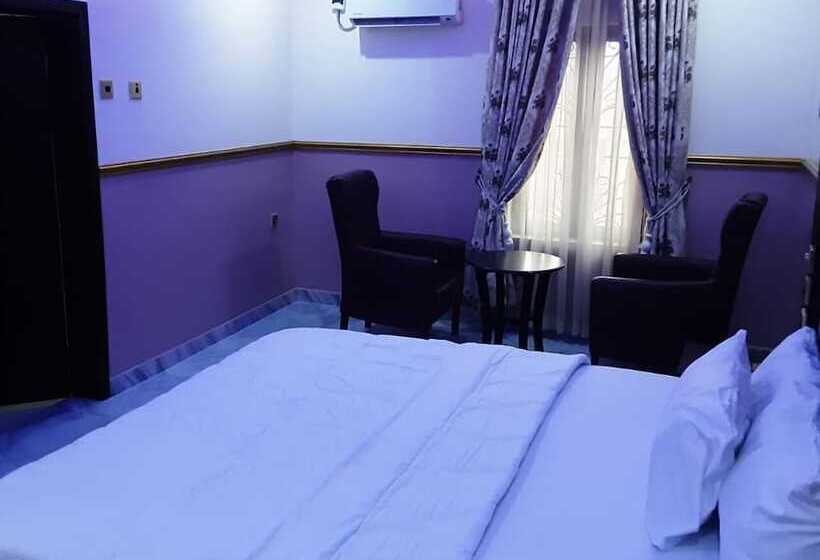 Royal City Dubai Hotel & Suites