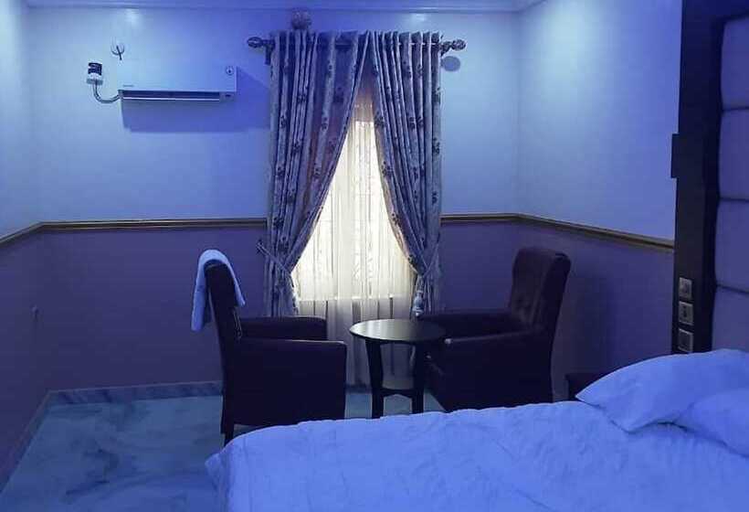 Royal City Dubai Hotel & Suites