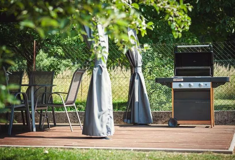 Aamiaismajoitus (B&B) Kozlova Vila