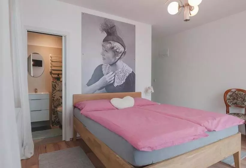 Aamiaismajoitus (B&B) Kozlova Vila