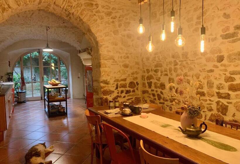 Bed and Breakfast La Magnanerie De Dions