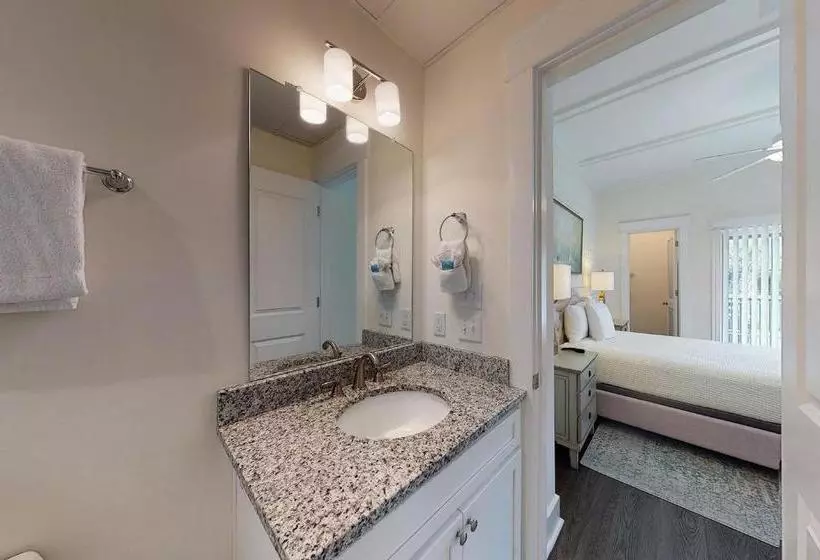 هتل 400 Ocean Suites By Lighthouse Vacations