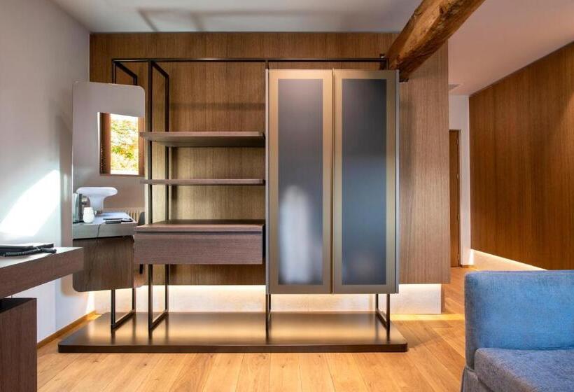 فندق Chateau De Wallerand