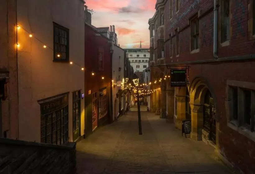 Clayton Hotel Bristol City