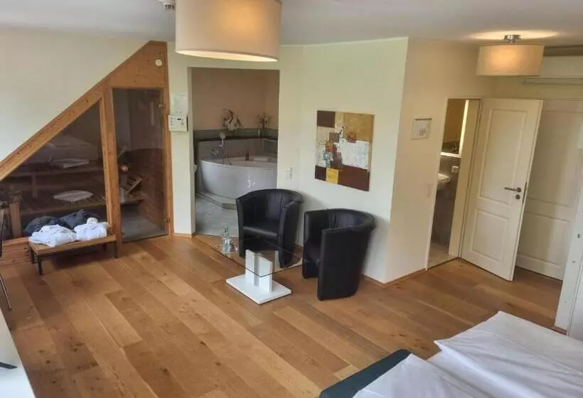 Hotelli Die Lü   Lüttelforster Mühle