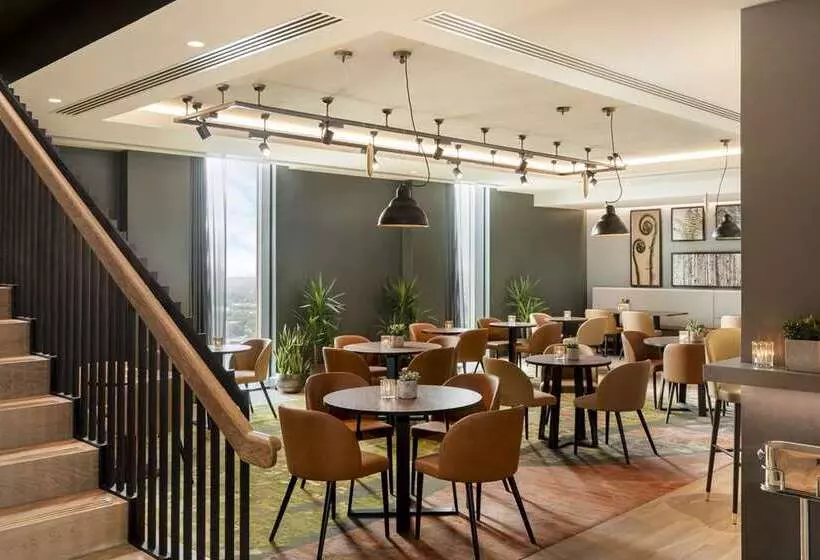 ホテル Hilton Woking