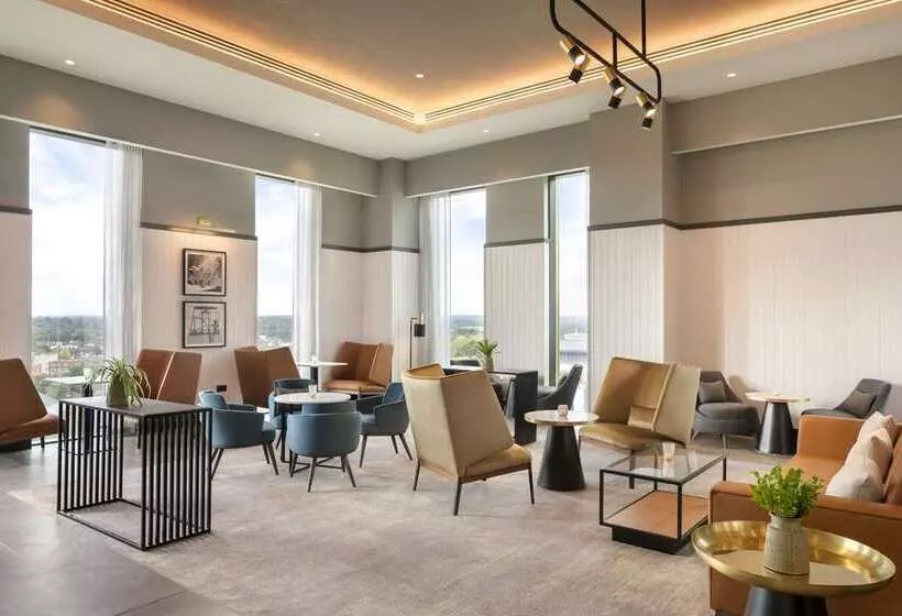 ホテル Hilton Woking