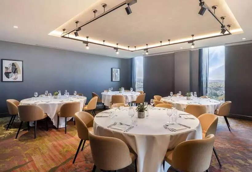 ホテル Hilton Woking