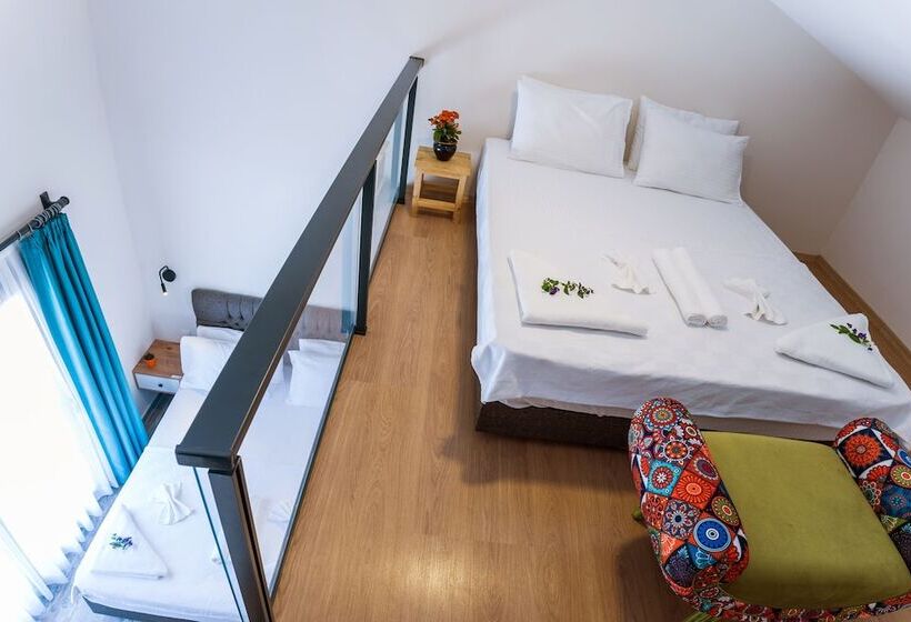 בית מלון כפרי Juliet Alacati