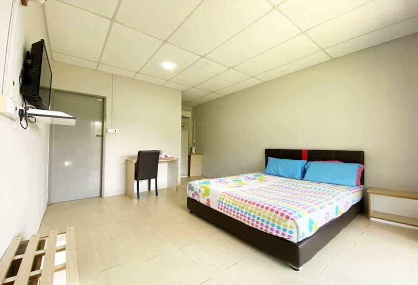 Отель Tambunan Nature Lodge