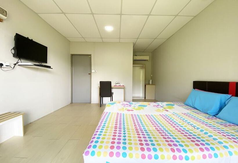 Отель Tambunan Nature Lodge