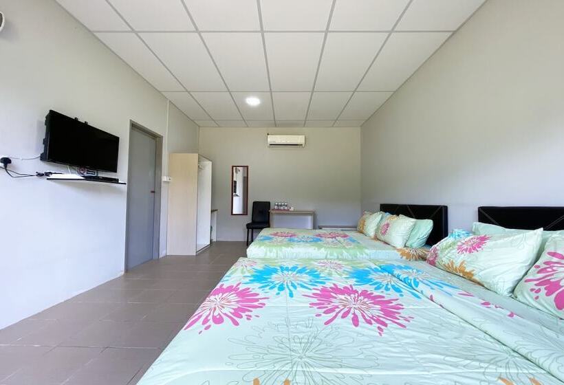 Отель Tambunan Nature Lodge