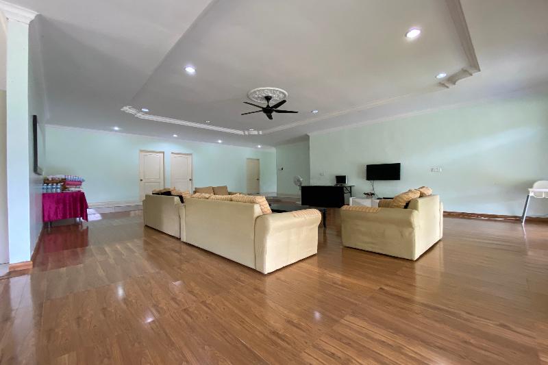 Отель Tambunan Nature Lodge