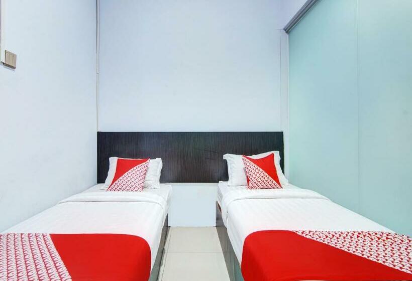 בית מלון כפרי Oyo 90419 Azzahra Homestay Syariah