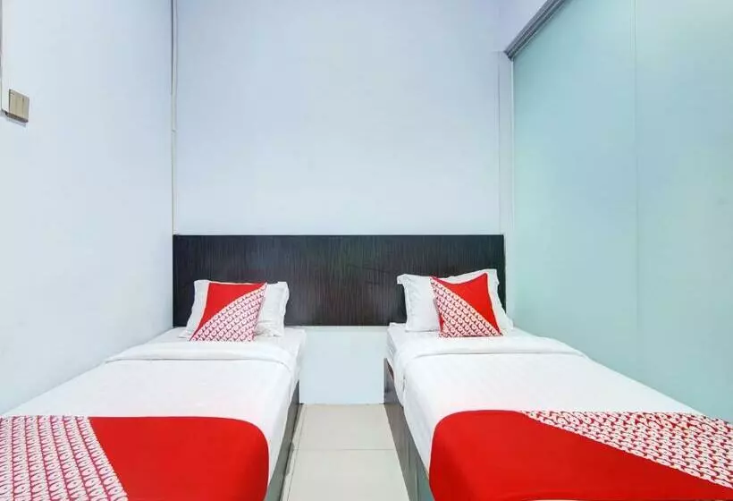 ホテル Oyo 90419 Azzahra Homestay Syariah