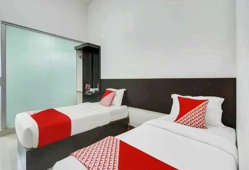ホテル Oyo 90419 Azzahra Homestay Syariah