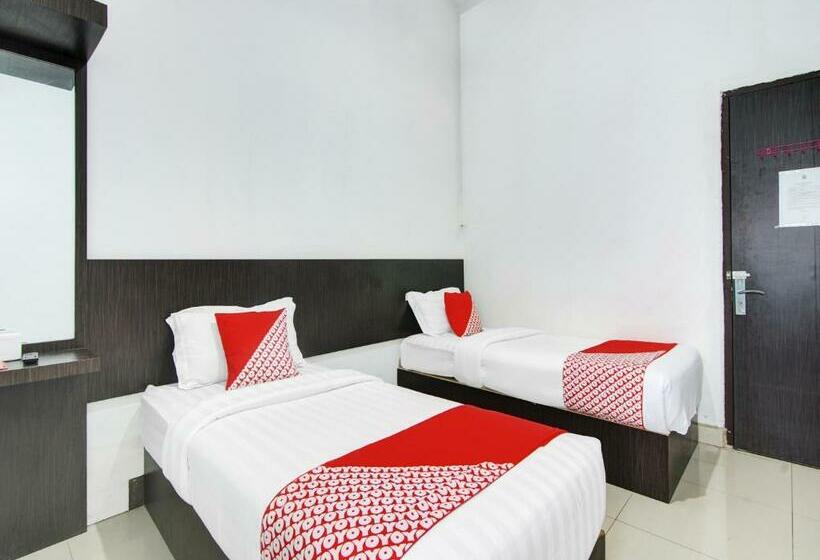 בית מלון כפרי Oyo 90419 Azzahra Homestay Syariah