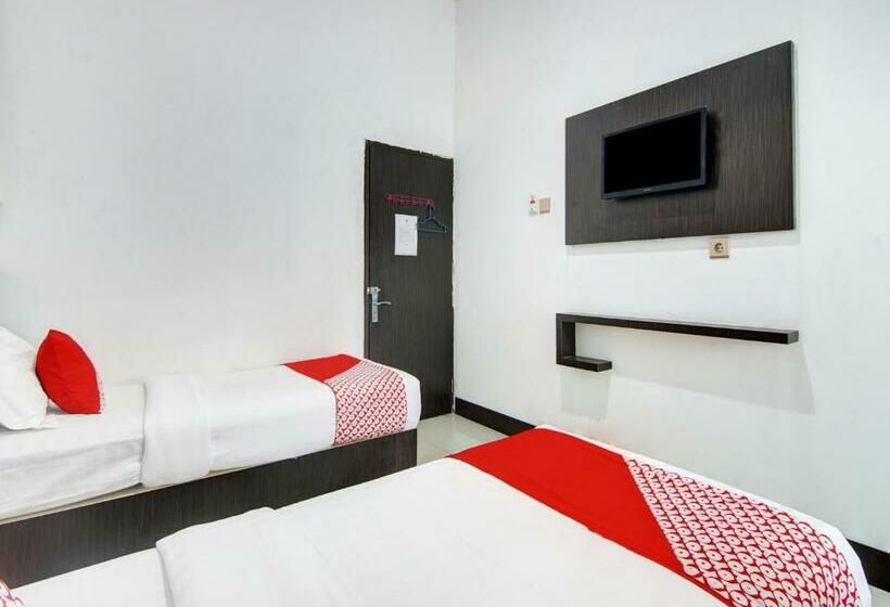 בית מלון כפרי Oyo 90419 Azzahra Homestay Syariah