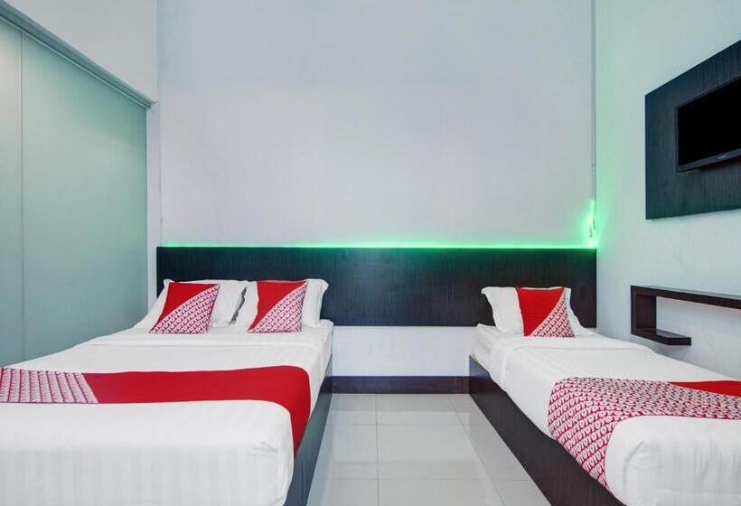 בית מלון כפרי Oyo 90419 Azzahra Homestay Syariah