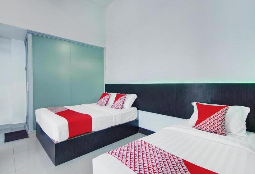 בית מלון כפרי Oyo 90419 Azzahra Homestay Syariah