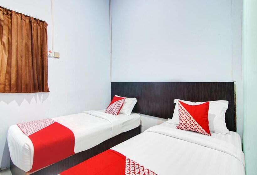 בית מלון כפרי Oyo 90419 Azzahra Homestay Syariah