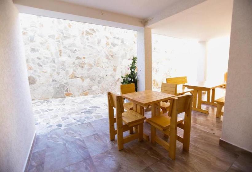 پانسیون Villa Blanca