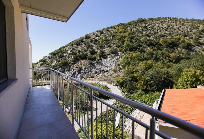 پانسیون Villa Blanca