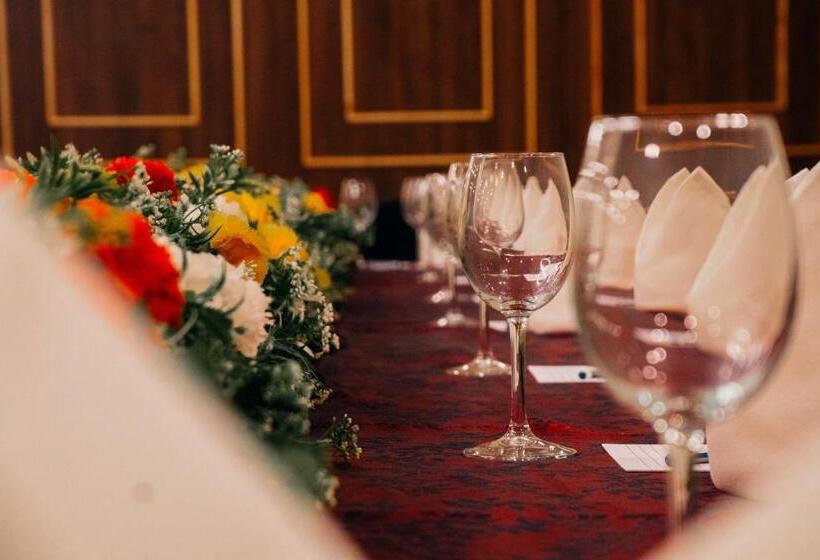 Playotel Premier Guna