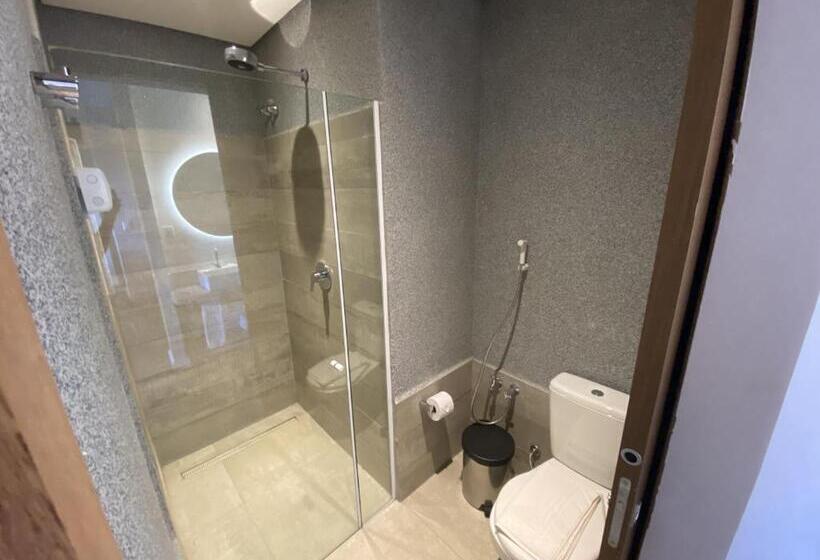 استراحتگاه Hot Beach Suites