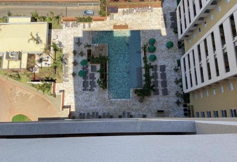 استراحتگاه Hot Beach Suites