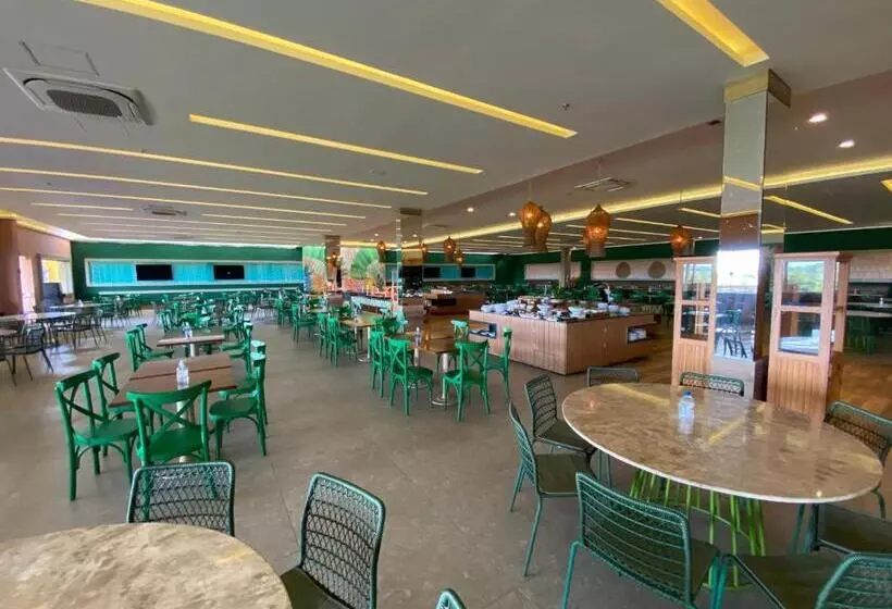 Lomakeskus Hot Beach Suites