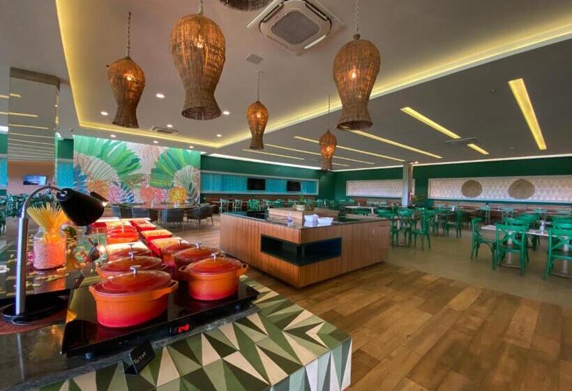 استراحتگاه Hot Beach Suites