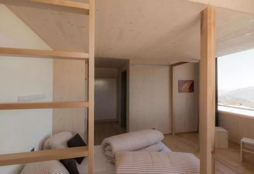 ホテル Stoos Hüttä