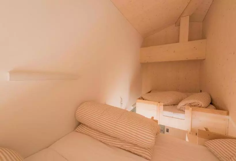 ホテル Stoos Hüttä