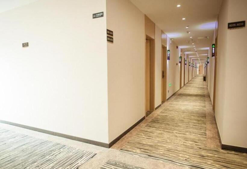 Отель Greentree Inn Express Nantong Development Zone Guibiyuan