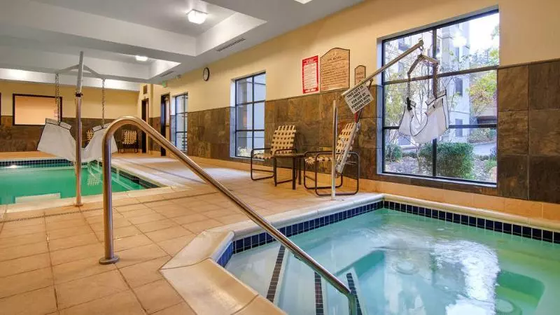 Grand Hotel At Bridgeport