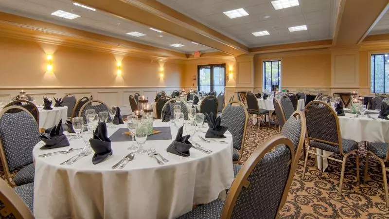 Grand Hotel At Bridgeport