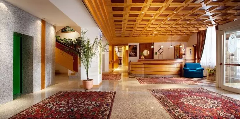 Grand Hotel Rabbi